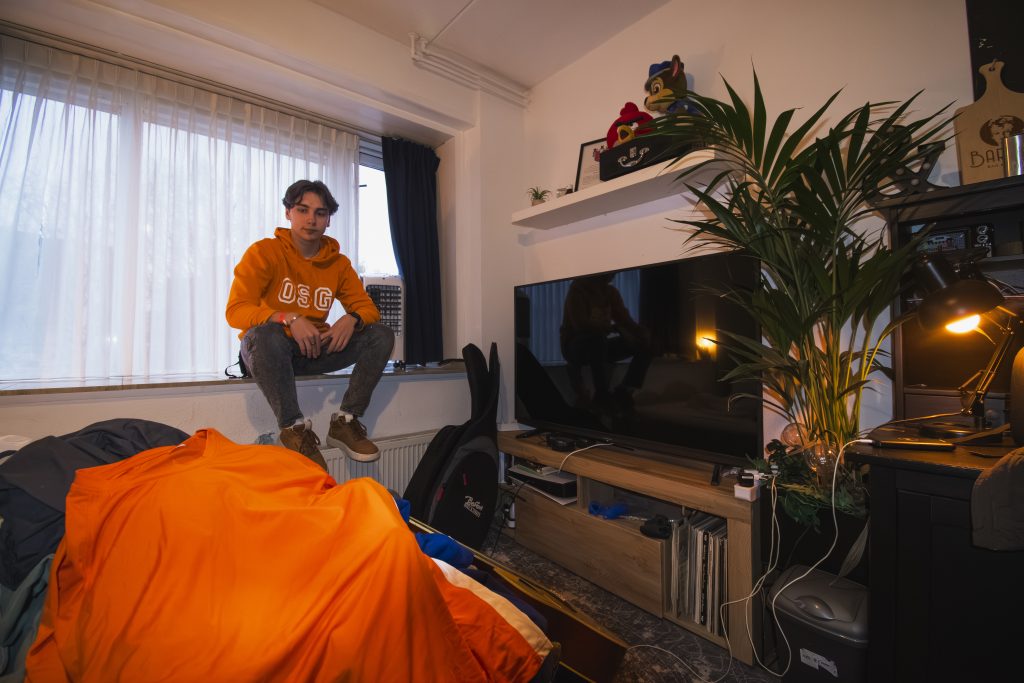 Rowyn (21) in zijn studentkamer
